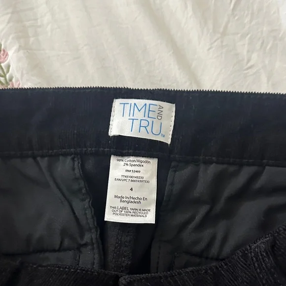 Time and Tru Black High-Waist Pencil Skirt brand new with tags (smoke free home) - Picture 3 of 4